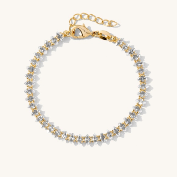 Markie Necklace - Picture 1 of 3